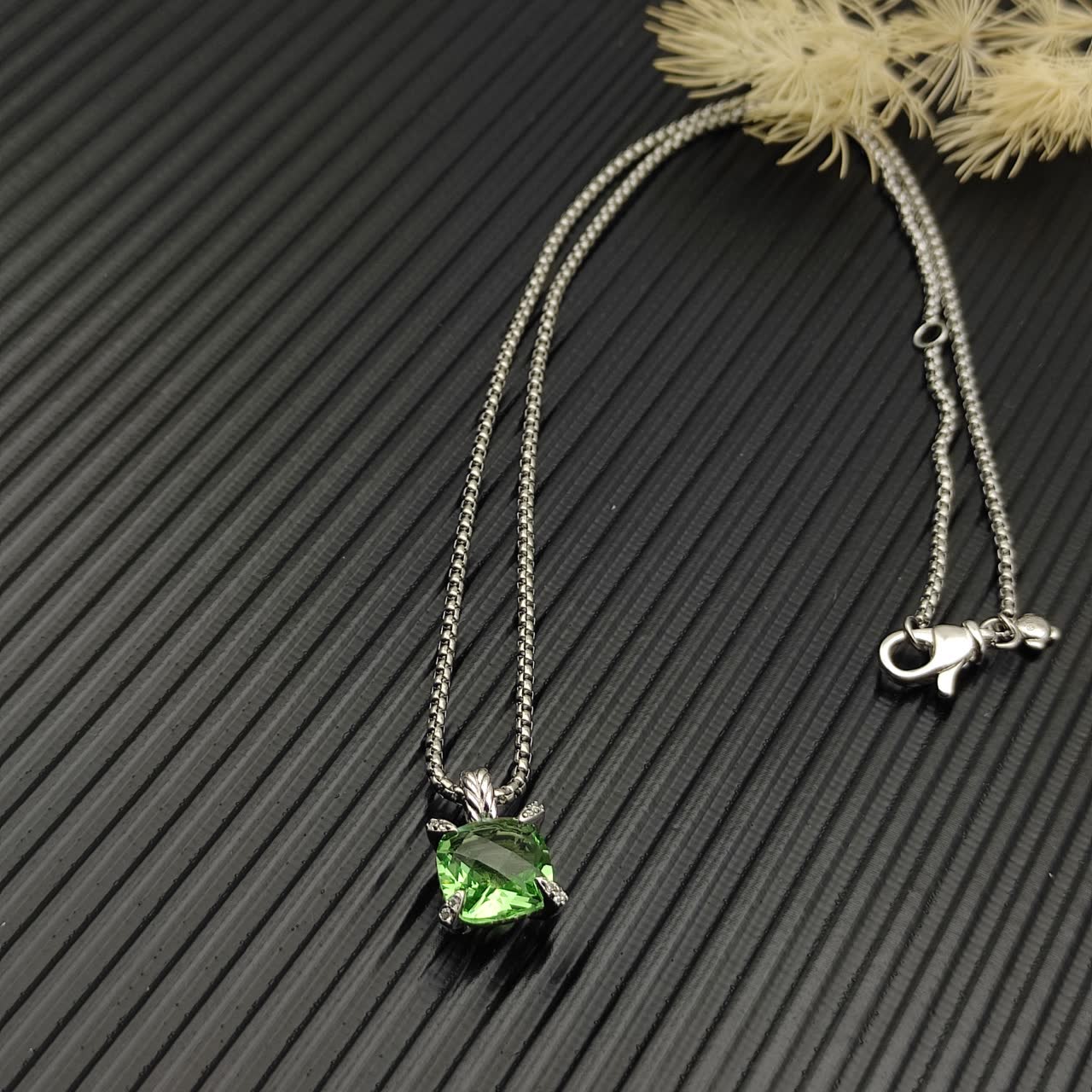 David Yurman Emerald Green Pendant Necklace